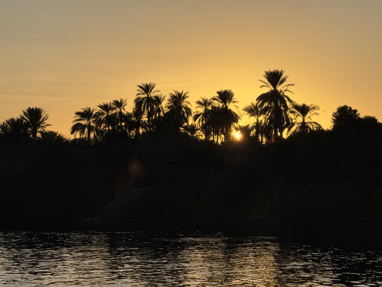 Nile Cruise Dahabiya Luxor to el-Minya