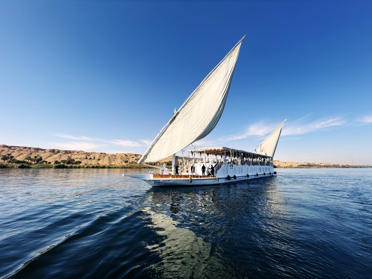 Nile Cruise Dahabiya Luxor to el-Minya