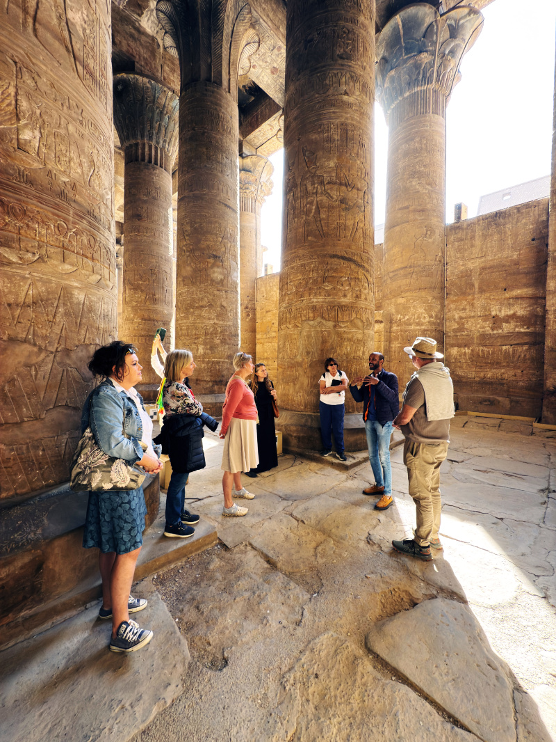 Dahabiya on the Nile - Copyright Willy Leitgeb Guided tour in temple - Copyright Willy Leitgeb